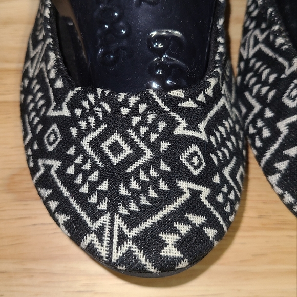 American Eagle Outfitters Canvas Elastic Flats - Picture 3 of 6